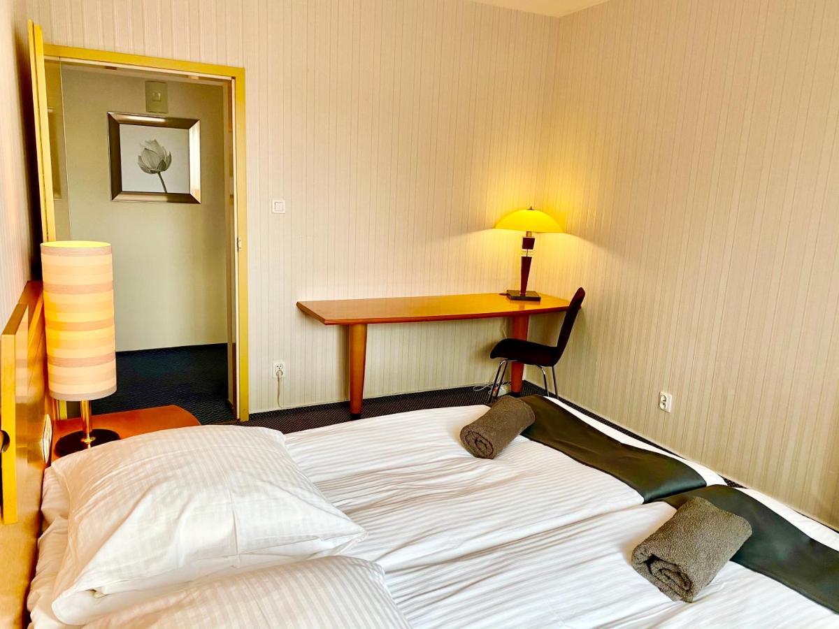 Las Slupski Premium Business Apartament Nr 7 Wifi Netflix Smart Tv50 Two Bedrooms Two Extra Large Double Beds Up To 6 People Full Pleasure Quality Stay (Adults Only) Eksteriør bilde