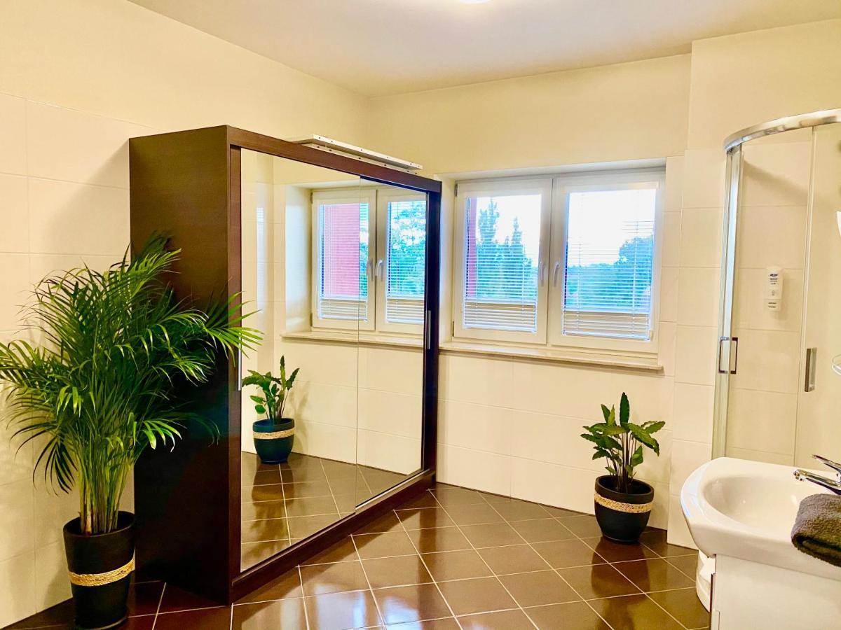 Las Slupski Premium Business Apartament Nr 7 Wifi Netflix Smart Tv50 Two Bedrooms Two Extra Large Double Beds Up To 6 People Full Pleasure Quality Stay (Adults Only) Eksteriør bilde